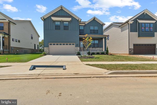 Attached, Exterior, Facade, Rowhouse