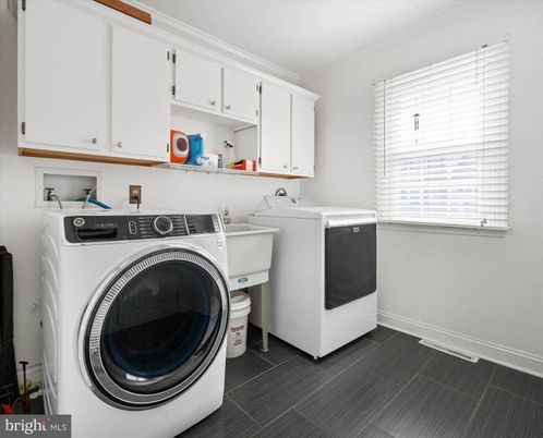 Interior, Washer