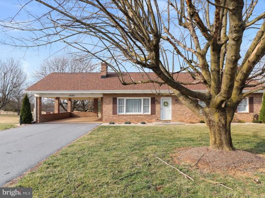 Attached, Exterior, Facade, Brick Facade, Cape Cod