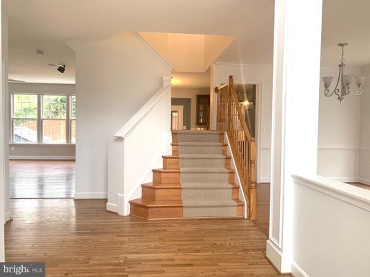 Interior, Pendant Lights, Wood Texture Flooring