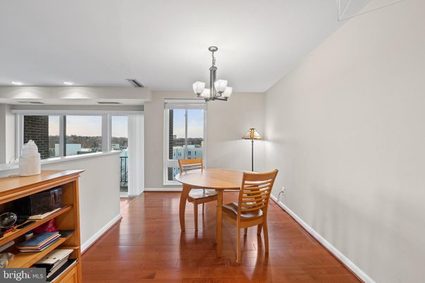Chandelier, Dining room, Interior, Recessed Lighting, Water, Wood Texture Flooring