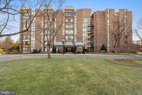 Backyard, Exterior, Facade, Brick Facade, Condo Building