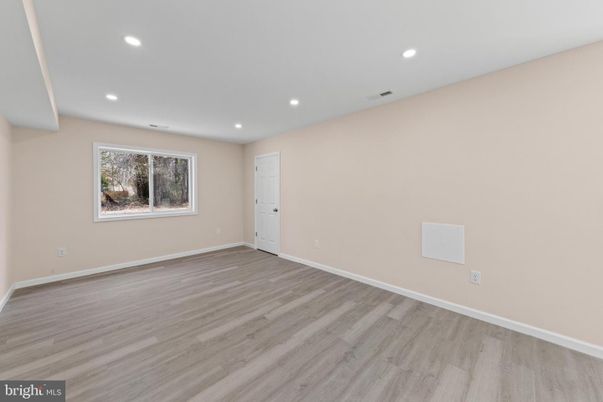 Empty room, Interior, Recessed Lighting, Wood Texture Flooring