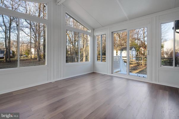 Empty room, Interior, Sun Room, Wood Texture Flooring