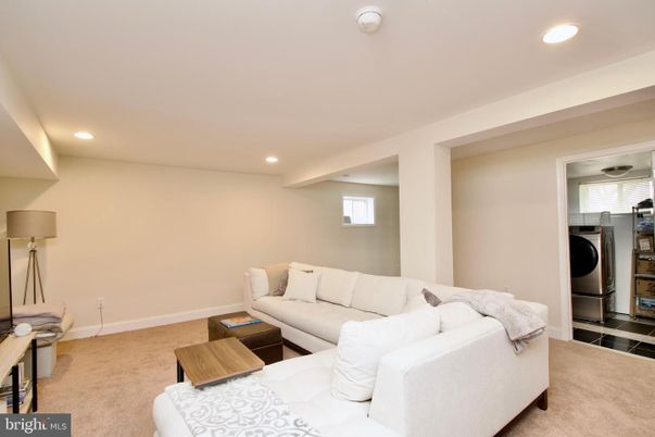 Interior, Living room, Recessed Lighting, Washer