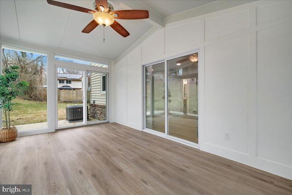 Empty room, Interior, Sun Room, Wood Texture Flooring