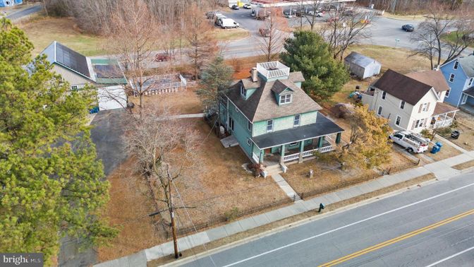 Exterior, Drone