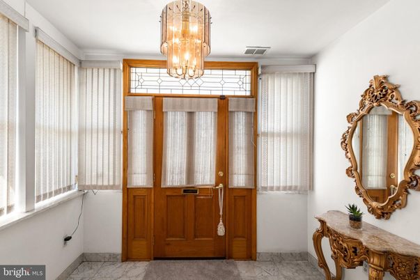 Chandelier, Interior, Marble