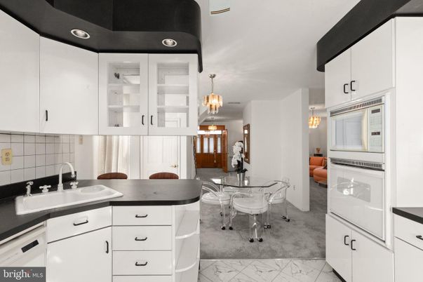 Dining room, Interior, Kitchen, Marble, Pendant Lights