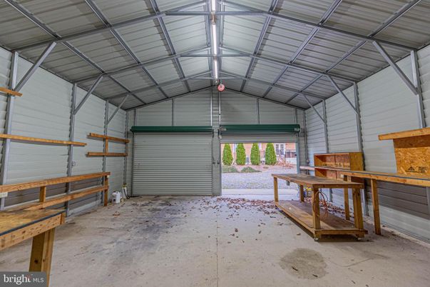 Garage, Interior