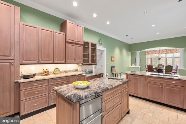 Dining room, Interior, Kitchen, Recessed Lighting, Stainless Steel Appliances