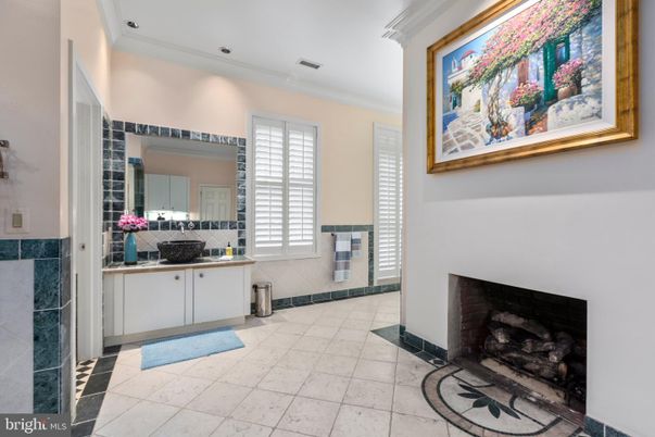 Fireplace, Interior, Recessed Lighting