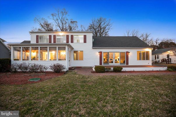Backyard, Exterior, Facade, Split Level