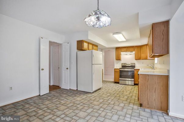 Interior, Kitchen, Pendant Lights, Stainless Steel Appliances