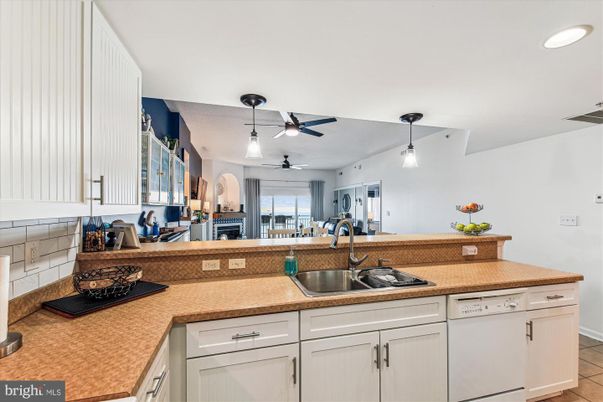 Interior, Kitchen, Pendant Lights, Recessed Lighting