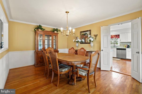 Chandelier, Dining room, Interior, Kitchen, Wood Texture Flooring