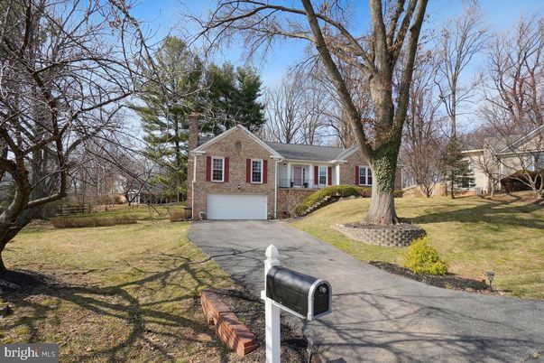 Attached, Exterior, Facade, Brick Facade, Cape Cod