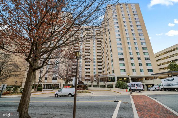Exterior, Facade, Condo Building