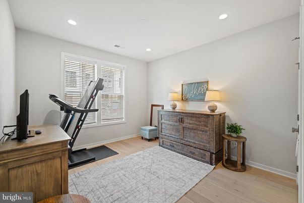 Fitness Equipment, Interior, Recessed Lighting, Wood Texture Flooring