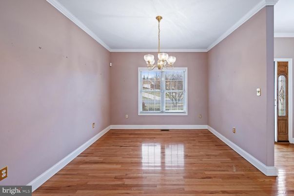 Chandelier, Empty room, Interior, Wood Texture Flooring