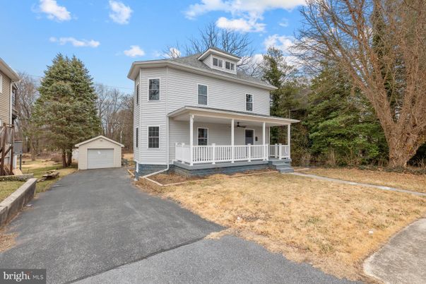 Backyard, Detached Garage, Exterior, Facade, American Foursquare