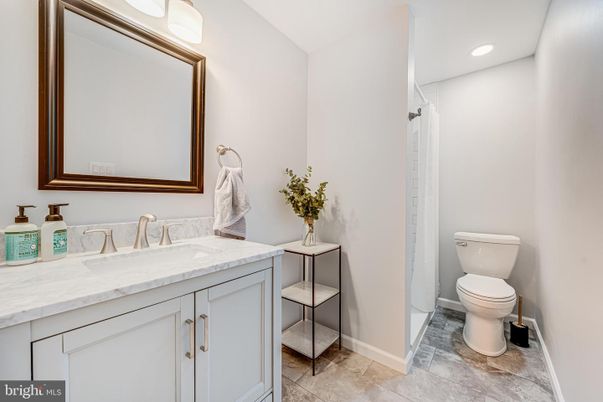 Bathroom, Interior, Recessed Lighting