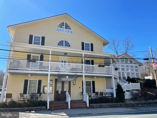 Exterior, Facade, Queen Anne Victorian