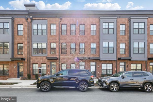 Exterior, Facade, Brick Facade, Rowhouse