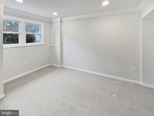Empty room, Interior, Recessed Lighting