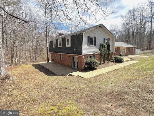 Exterior, Facade, Brick Facade, Raised Ranch