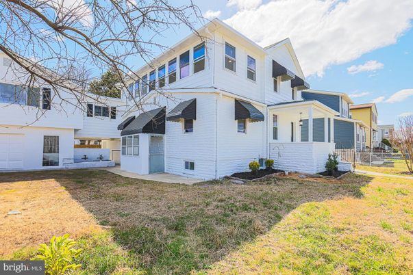 Backyard, Exterior, Facade, Farmhouse