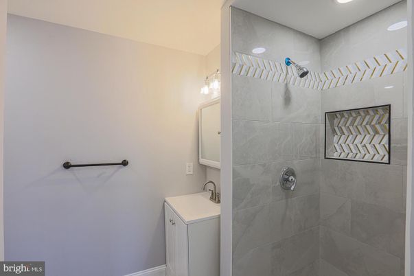 Bathroom, Interior, Recessed Lighting, Washer