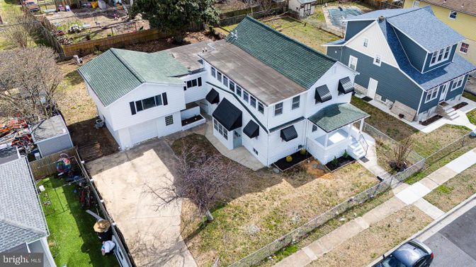 Exterior, Drone