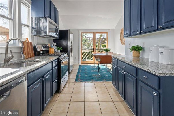 Dining room, Interior, Kitchen, Stainless Steel Appliances