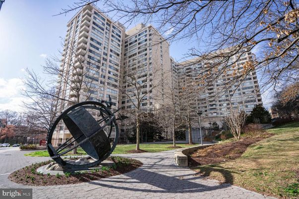 Exterior, Facade, Condo Building