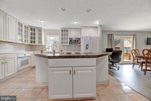 Dining room, Interior, Kitchen, Recessed Lighting, Wood Texture Flooring