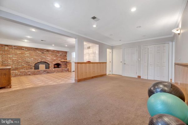 Empty room, Interior, Recessed Lighting, Stone Walls