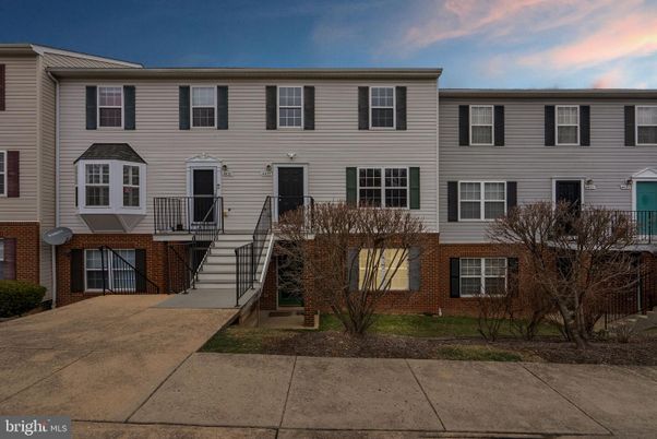 Exterior, Facade, Brick Facade, Rowhouse