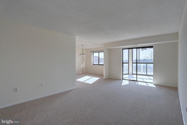 Empty room, Interior, Pendant Lights