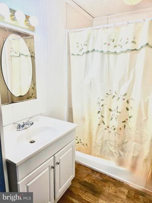 Bathroom, Interior, Wood Texture Flooring