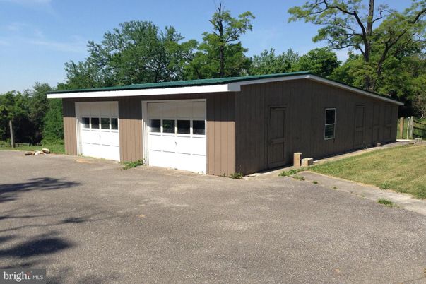 Detached Garage, Exterior