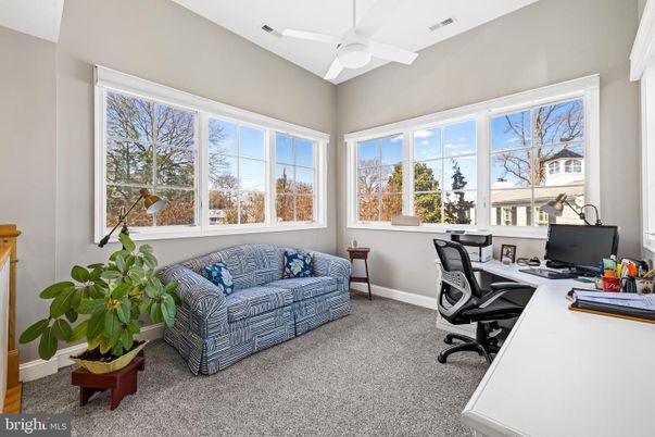 Home Office, Interior