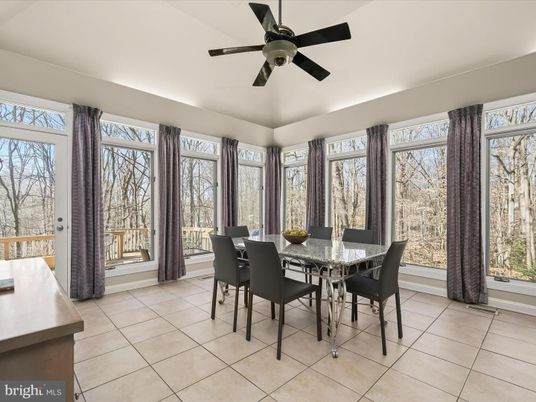 Dining room, Interior