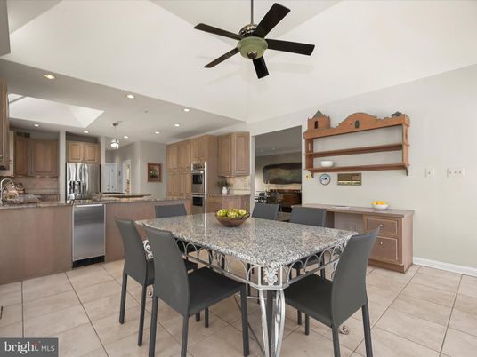 Dining room, Interior, Kitchen, Recessed Lighting, Stainless Steel Appliances