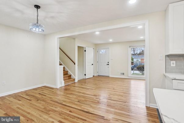 Empty room, Interior, Pendant Lights, Recessed Lighting, Wood Texture Flooring