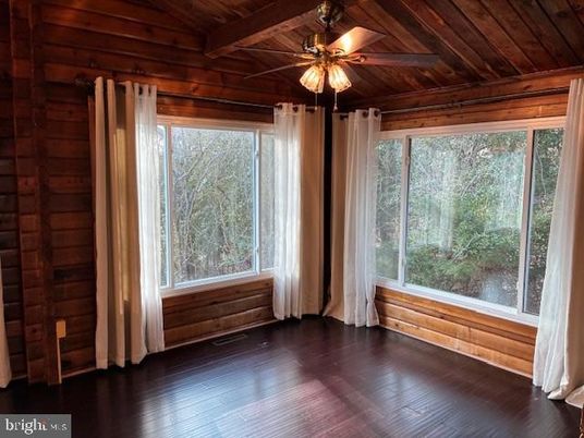 Empty room, Interior, Wooden Beams, Wooden Ceilings, Wood Texture Flooring, Wooden Walls