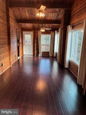 Empty room, Interior, Wooden Beams, Wooden Ceilings, Wood Texture Flooring, Wooden Walls