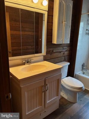 Bathroom, Interior, Wood Texture Flooring