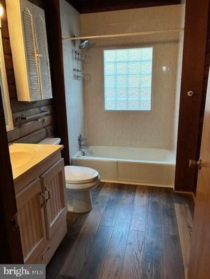 Bathroom, Interior, Wood Texture Flooring