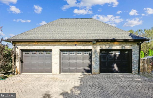 Detached Garage, Exterior